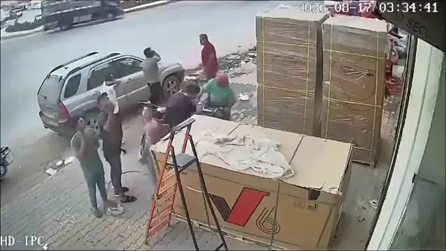 Video thumbnail for مشهد مؤلم في الدانا.. رصاصة تستقر داخل كتف شاب وتتسبب بكسر في العظمة