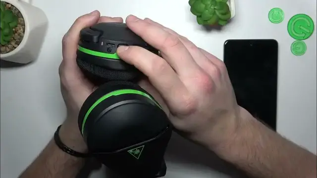 Video thumbnail for How to Power On/Off Your Turtle Beach Stealth 600 Headphones