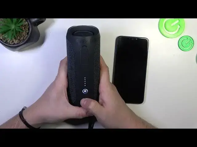 Video thumbnail for How To Power On & Off JBL Flip Essential 2