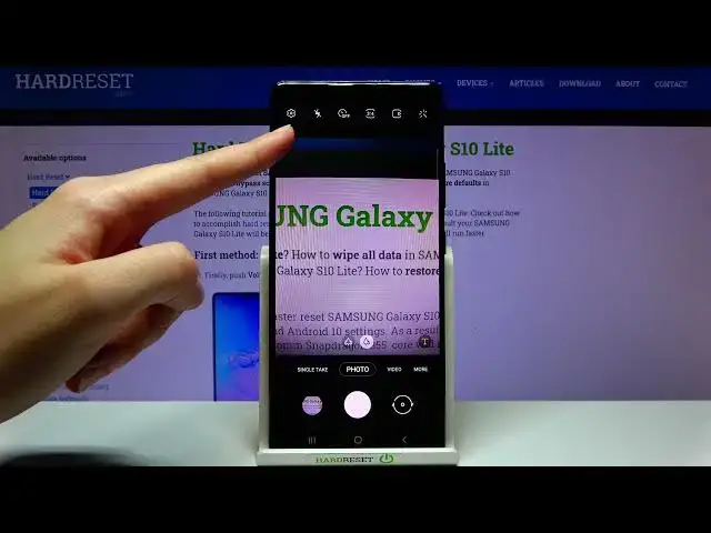 Video thumbnail for How to Make Burst Shots on SAMSUNG Galaxy S10 Lite – Take Burst Shots