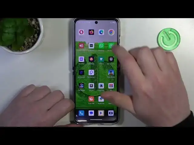 Video thumbnail for How to Fix Websites Won't Open & Google Play Store Stuck on Pending on MOTOROLA Razr 40 Ultra