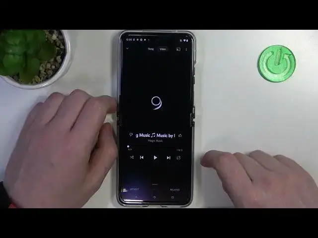 Video thumbnail for Does the MOTOROLA Razr 40 Ultra Phone Have Stereo Speakers? Let's Figure Out!