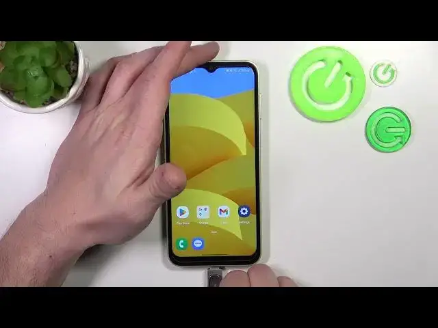 'Video thumbnail for How to Plug Pendrive to Samsung Galaxy M04?'