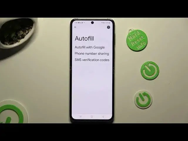 Video thumbnail for Unveiling Your Digital Vault: Managing Saved Passwords on SAMSUNG Galaxy Z Flip5!