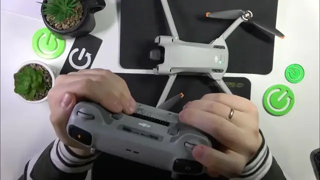 Video thumbnail for How to Zoom DJI Mini 3 Pro - All Zoom Methods