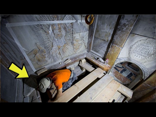 Video thumbnail for Scientists Open Jesus’ Tomb – What They Found Is Shocking!