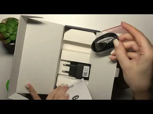 Video thumbnail for Does MOTOROLA Moto E40 Comes with USB Cable