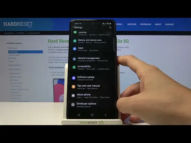 'Video thumbnail for How to Enable Auto System Updates on SAMSUNG Galaxy A52s - System Update'