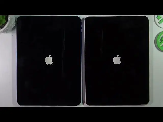 'Video thumbnail for iPad Air 4th Gen VS iPad 10th Gen 2022 - Boot Animation and Speed Comparison'