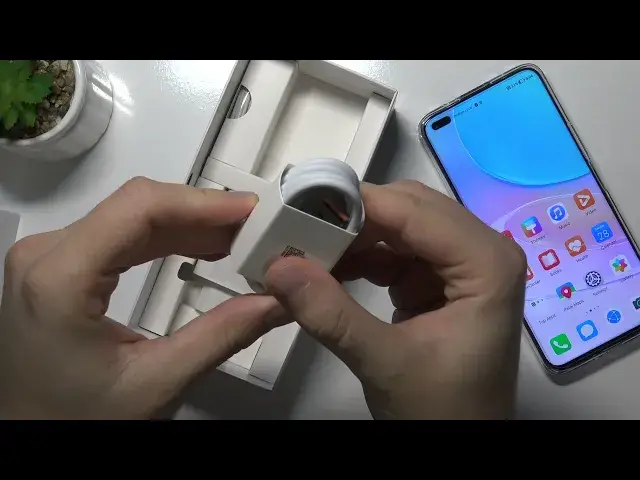 Video thumbnail for In the box of the Huawei Nova 8i, is there a USB cable?