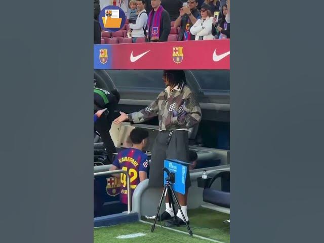 Video thumbnail for Koundé apoyando al equipo el pasado domingo ⚡️