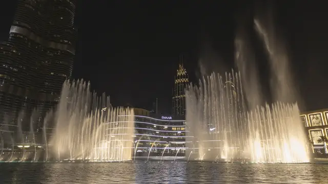 Video thumbnail for Wasserspiele und Lichtershow in Dubai