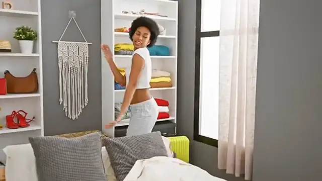 Video thumbnail for 5 WAYS How Minimalism Can Make You More Productive