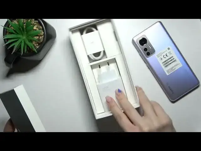 'Video thumbnail for Xiaomi 12 - Does it Come with Earbuds'