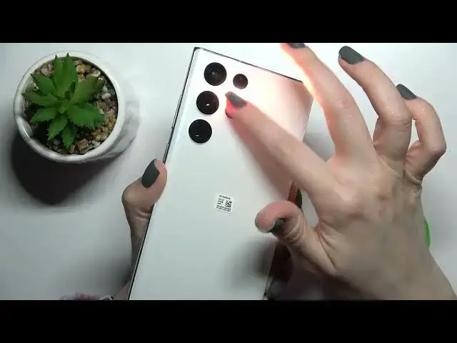 'Video thumbnail for How to Switch On/Off Flashlight on Samsung Galaxy S22 Ultra - Manage Torch'