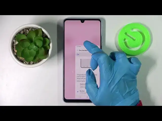 Video thumbnail for How to Enter One Handed Mode on Samsung Galaxy A33