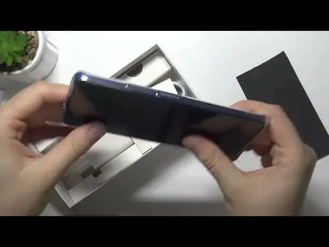 'Video thumbnail for Do Huawei Nova 8i come with a protective silicone case?'