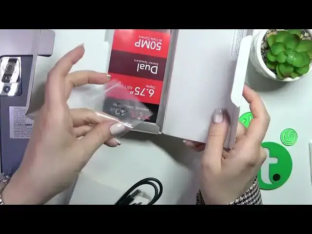 'Video thumbnail for TCL 40 SE - All Box Accessories'