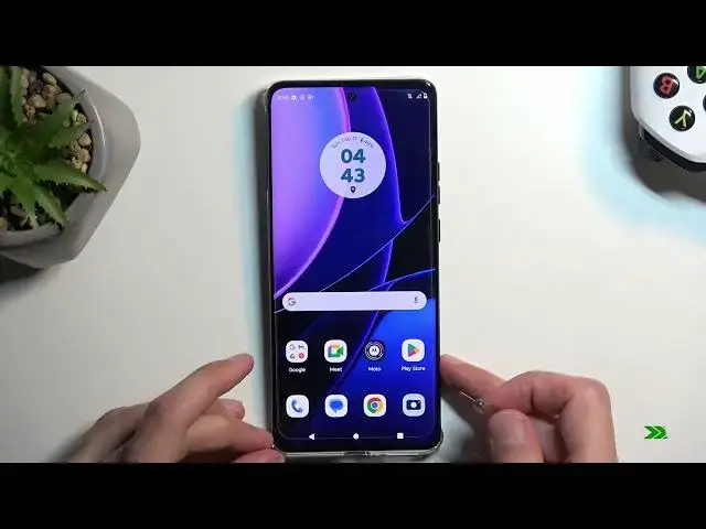 'Video thumbnail for How to Insert a Nano SIM Card into a MOTOROLA Edge 40'