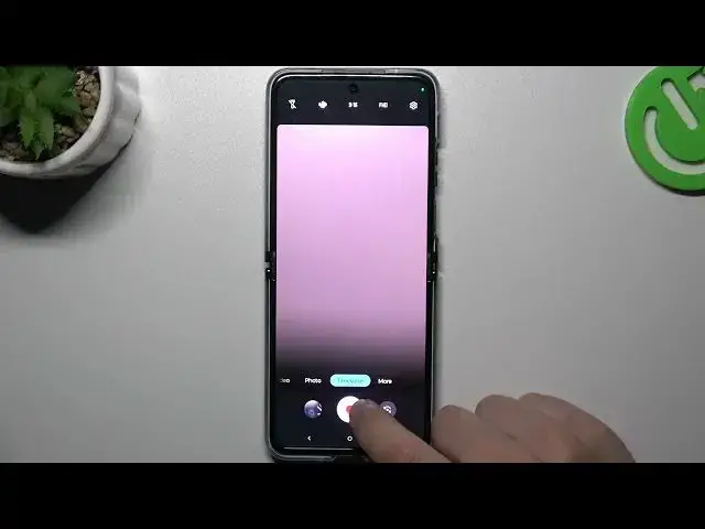 Video thumbnail for How to Record a Timelapse Video on MOTOROLA Razr 40 Ultra