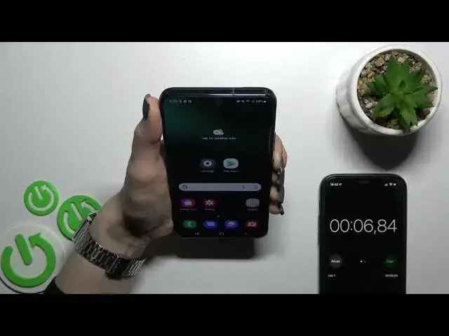 'Video thumbnail for Samsung Galaxy S22+ Face Unlock Test: Normal vs Fast Recognition'