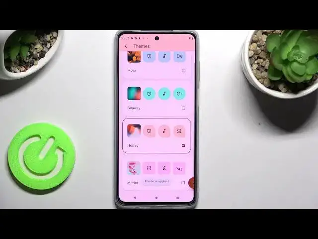 'Video thumbnail for MOTOROLA Moto G52 - How To Change Device Theme'