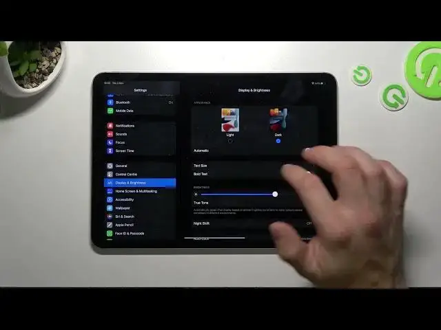 Video thumbnail for How to Find and Manage Display Settings and Options on the iPad Pro 11'' 2022