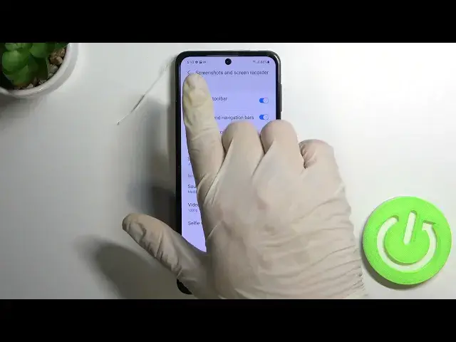 'Video thumbnail for How to Hide Status and Navigation Bars on Screenshot in SAMSUNG Galaxy Z Flip3 5G'