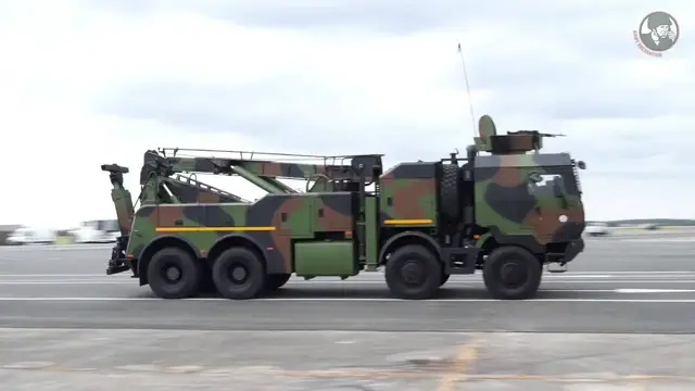 'Video thumbnail for French army military parade Bastille Day 2016 New combat vehicles trucks défilé militaire 14 juillet'