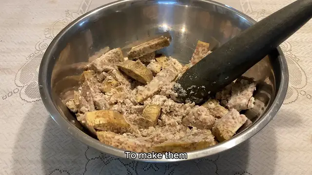 Video thumbnail for Slow Cooker Meatballs