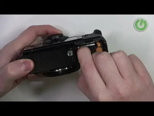Video thumbnail for How To Insert SD Card on Fujifilm X T30?
