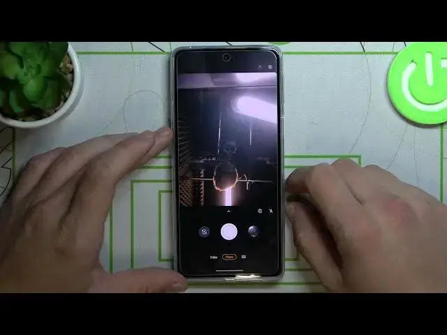 Video thumbnail for How to Add / Remove Floating Shutter Button in MOTOROLA Edge 20 – Shutter Button Management