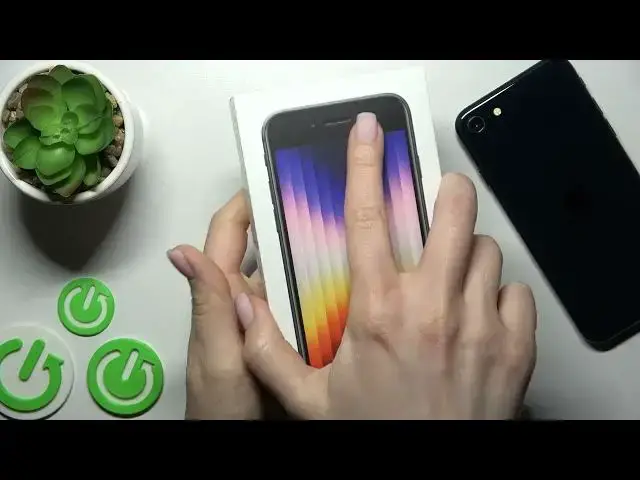 Video thumbnail for Does iPhone SE 2022 Comes with Case?