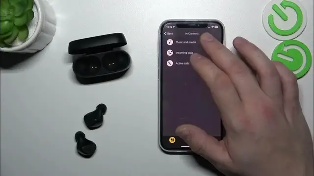 Video thumbnail for How to Use Gesture Controls on Jabra Connect 5t Headphones Like a Pro