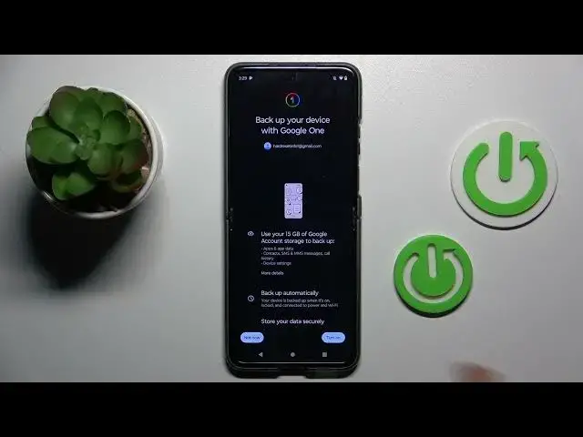 'Video thumbnail for How to Enable Google Backup on Motorola Razr 40'
