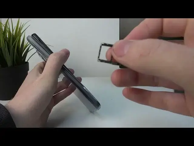 'Video thumbnail for Does MOTOROLA Moto G72 Have Dual SIM Slot'