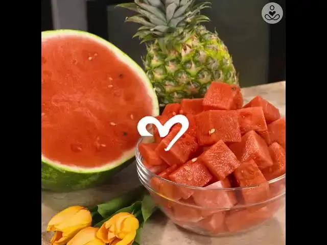 Video thumbnail for How to Cut a Watermelon THE RIGHT WAY!