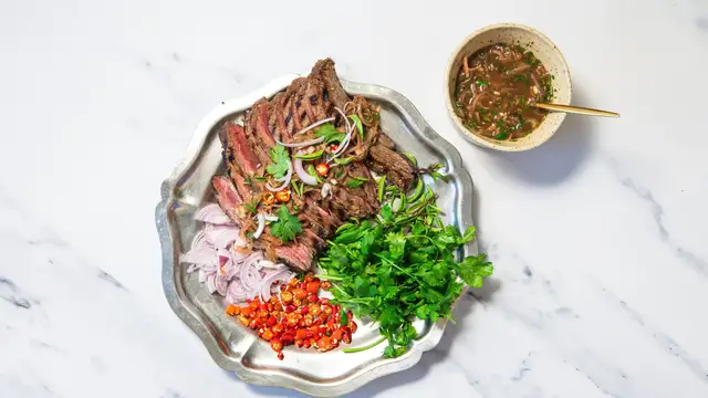 Video thumbnail for Thai-Style Grilled Steak Recipe