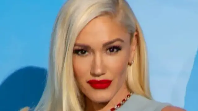 Video thumbnail for Here's What Gwen Stefani Looks Like Underneath All That Makeup