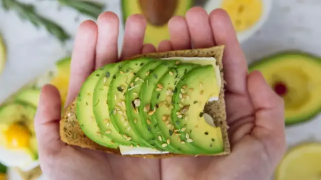 'Video thumbnail for What Happens To Your Body When You Eat An Avocado Every Day'