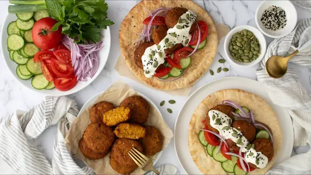 Video thumbnail for Crispy Pumpkin Falafel In Pita Recipe