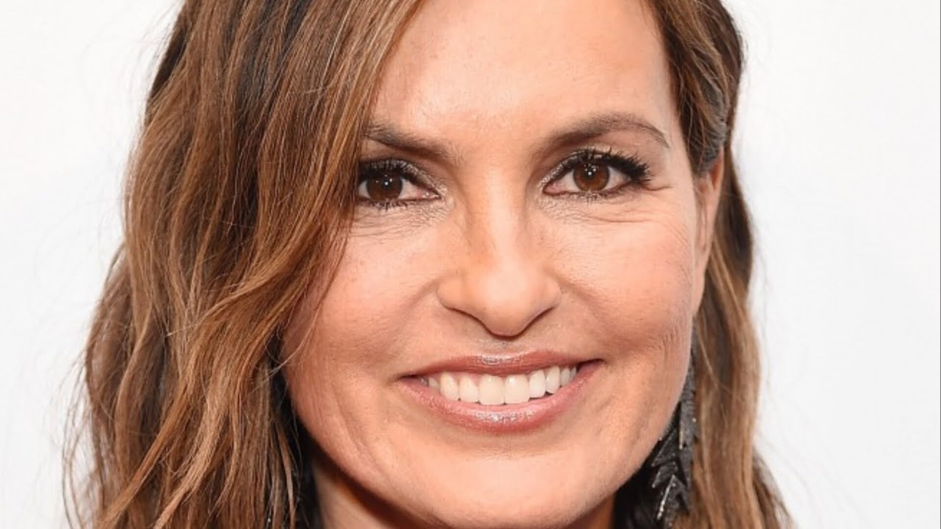 Video thumbnail for Mariska Hargitay's Head-Turning Transformation Is Stunning