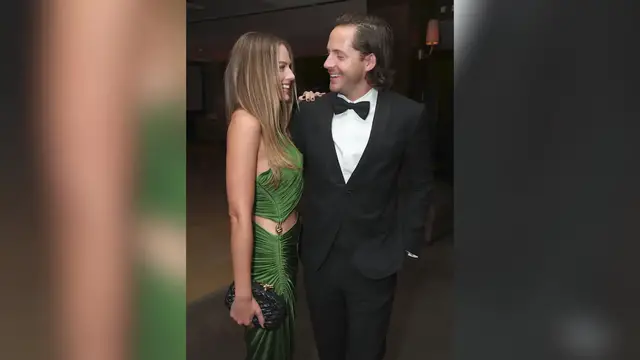 Video thumbnail for The Cast Of Barbie And Their Real-Life Partners