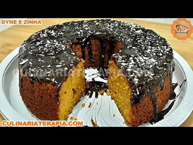 Video thumbnail for BOLO DE CENOURA FOFINHO SEM GLÚTEN E SEM LACTOSE COM COBERTURA DE CHOCOLATE