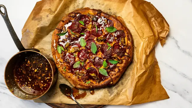 Video thumbnail for Hot Honey Pepperoni Pizza Recipe