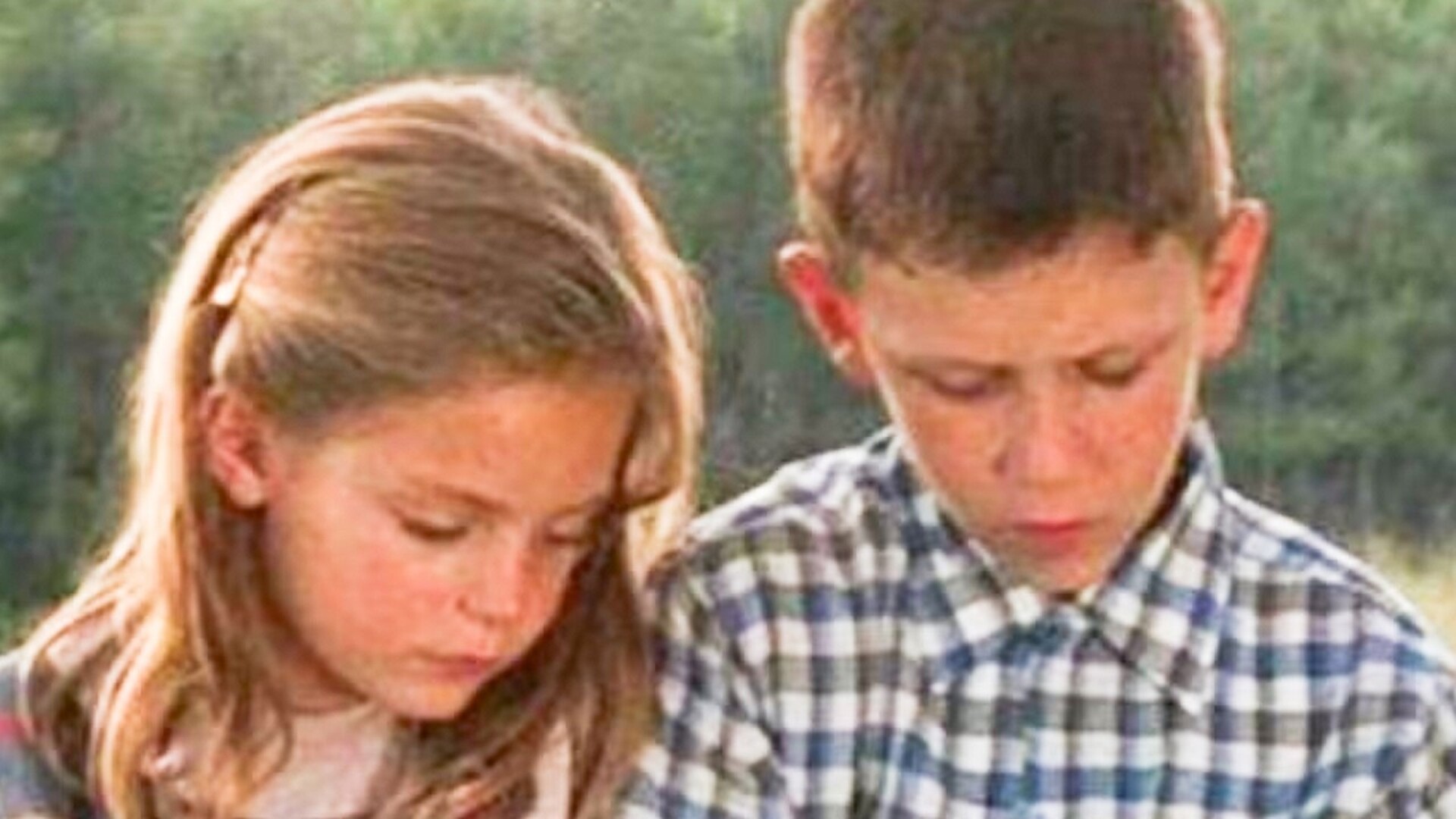 Video thumbnail for What Does The Cast Of Forrest Gump Look Like Today