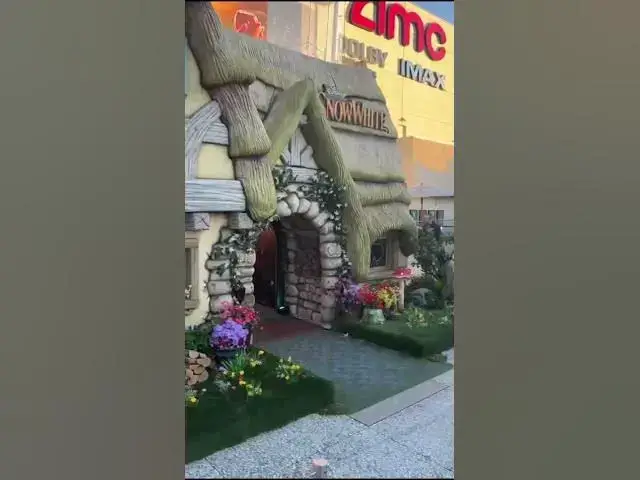 'Video thumbnail for Movie Snow White, preview in Los Angeles #movie #cinema #snowwhite #film'