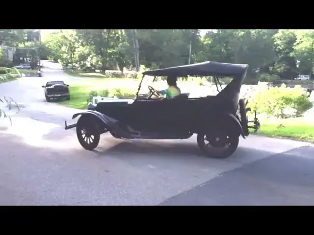 Video thumbnail for Driving around in a 1922 Dodge Brothers car
