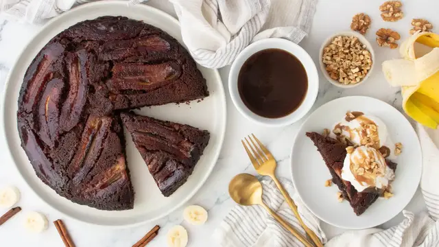 Video thumbnail for Bananas Foster Brownies Recipe