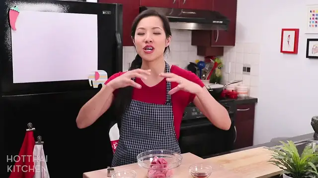'Video thumbnail for Spicy Garlic Lime Pork Recipe _Moo Manao_ หมูมะนาว _ Thai Recipes(720P_HD)'